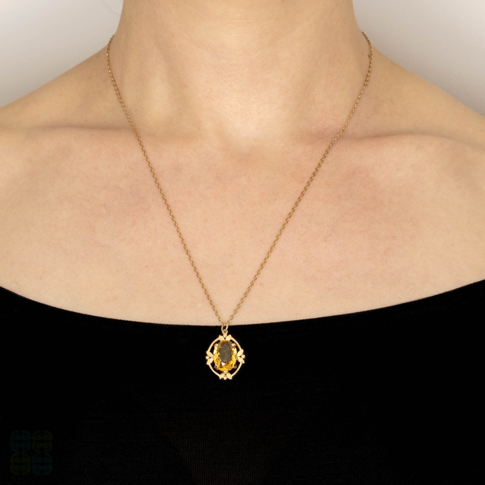 Vintage Citrine 9ct Pendant,1970s 9k Yellow Gold Leaf Frame