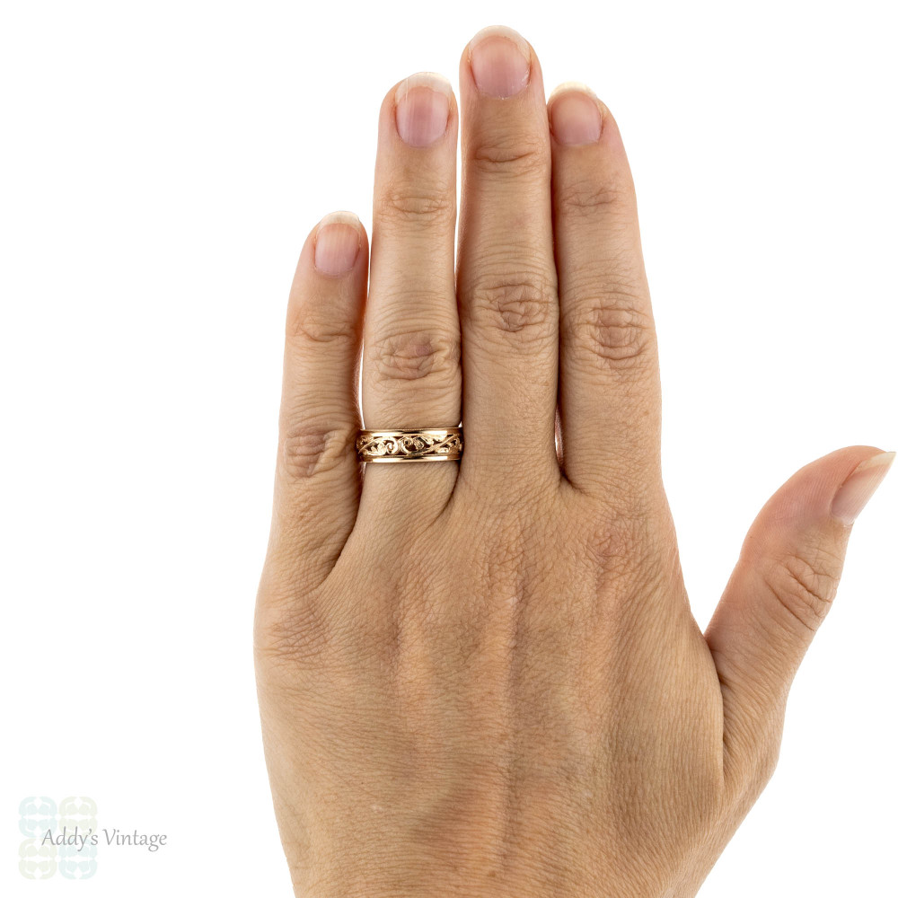 Engraved Wide 14k Ladies Wedding Band, Hand Pierced Design 14ct Gold Ring. Size M / 6.25.