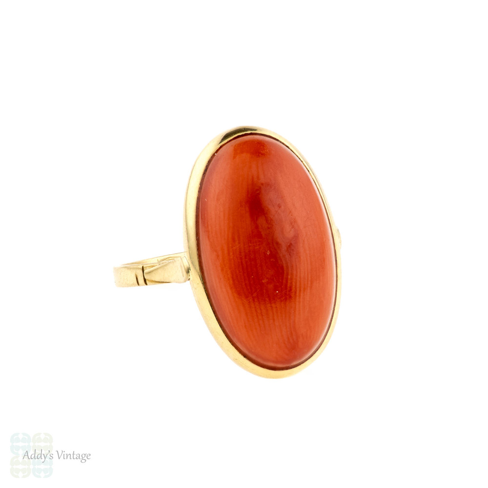 Coral 18k Yellow Gold Ring, Vintage Large Oval Bezel Set 18ct Ring.
