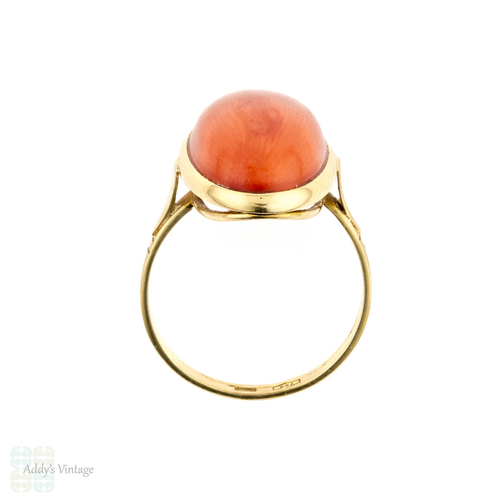 Coral 18k Yellow Gold Ring, Vintage Large Oval Bezel Set 18ct Ring.