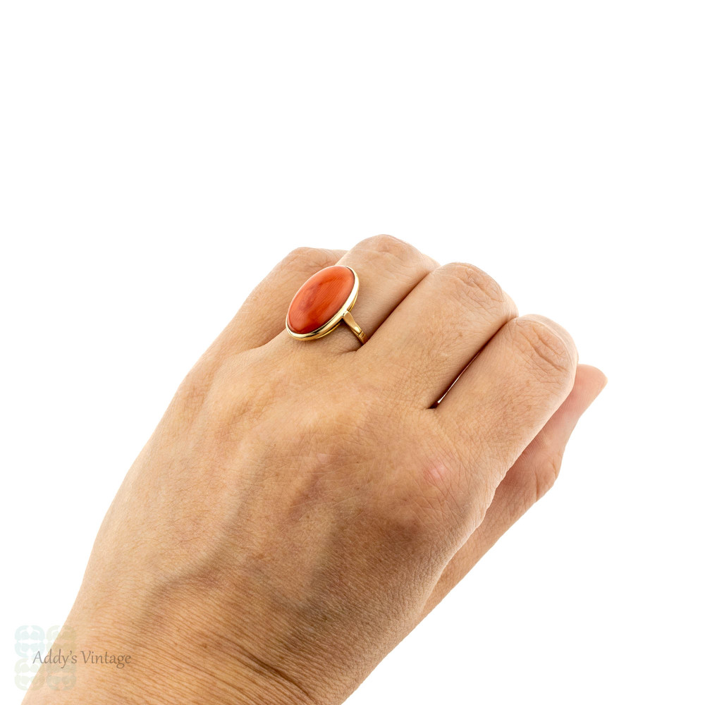 Coral 18k Yellow Gold Ring, Vintage Large Oval Bezel Set 18ct Ring.