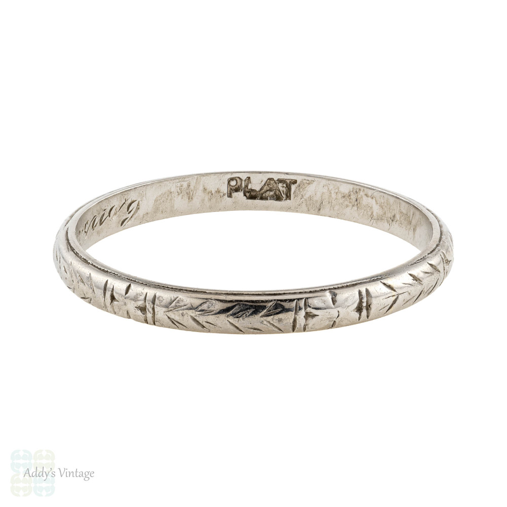 1940s Platinum Engraved Wedding Ring, Vintage Ladies Flower & Leaf Band. Size L.5 / 6.