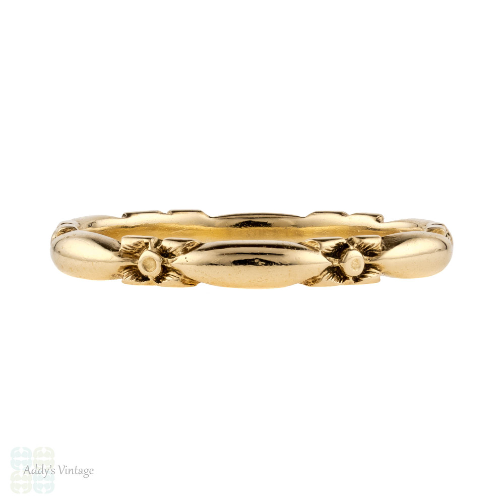 1940s Engraved 14k Yellow Gold Wedding Band by Lohengrin. Vintage Floral Ring, Size M / 6.25.