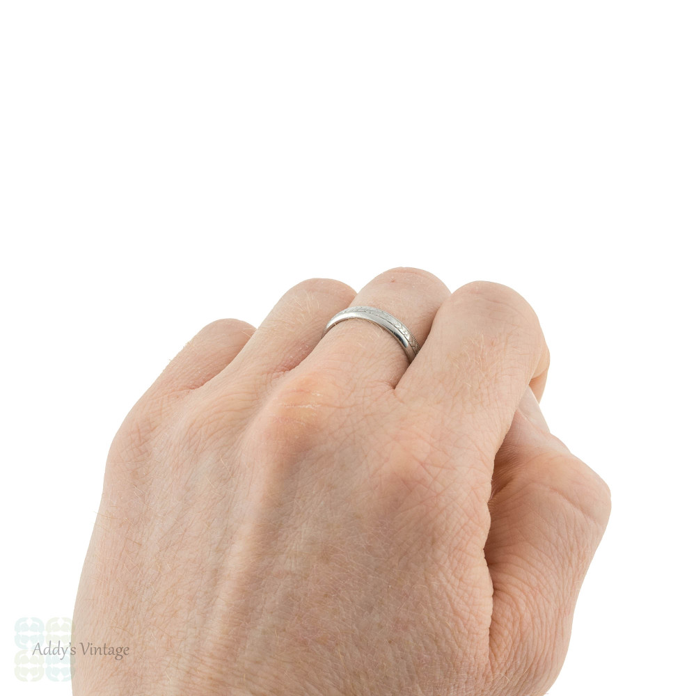 Men's Vintage Engraved Wedding Band, Flower Blossom 1930s 18ct 18k Band. Size U / 10.