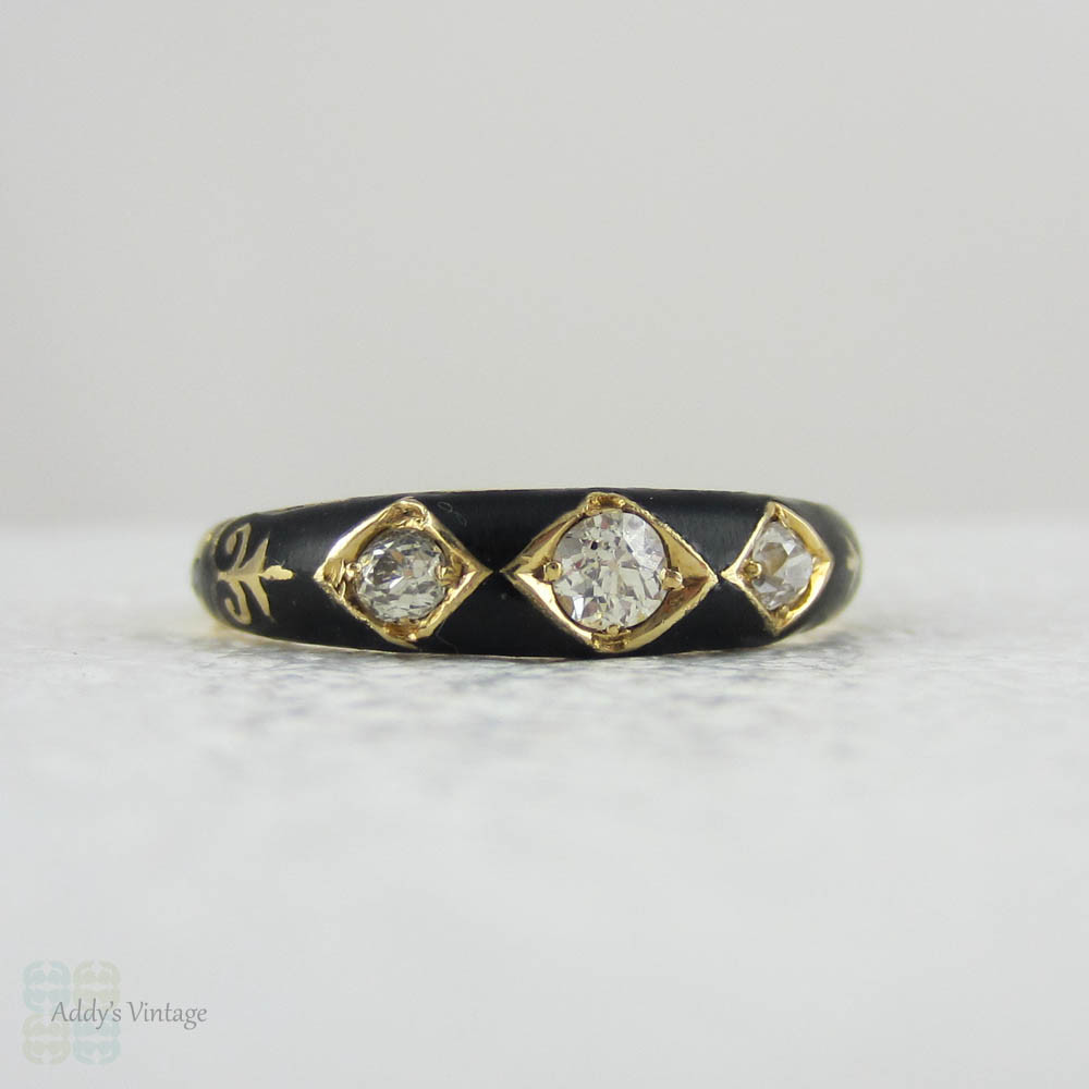 Vintage Mourning Ring, 1890s. Three Old Cut Diamonds Set in 18 Carat Yellow Gold with Black Enamel.