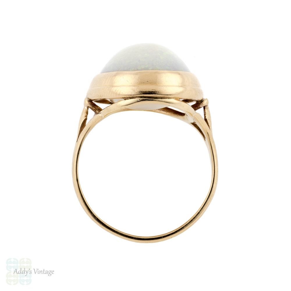 Opal 10K Yellow Gold Ring, Bezel Set 10ct Large Cabochon Cut Oval Gemstone.