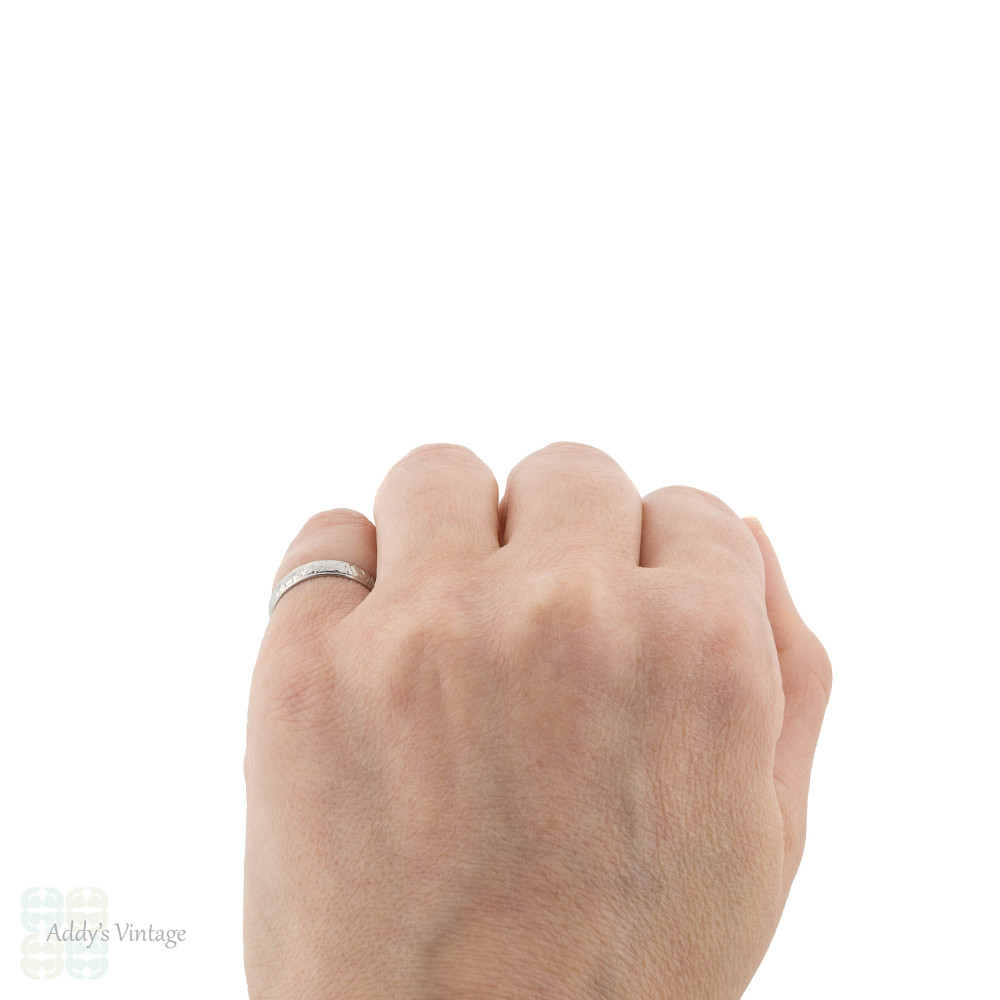 Engraved Platinum Wedding Ring, Ladies Flower Pattern Band Circa 1930s. Size J / 5.