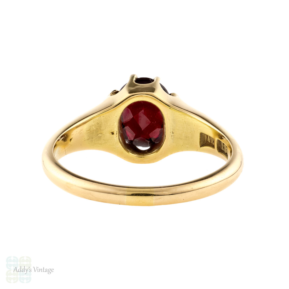 Antique Oval Garnet Single Stone Ring, 18ct 18k Yellow Gold, Circa 1900.
