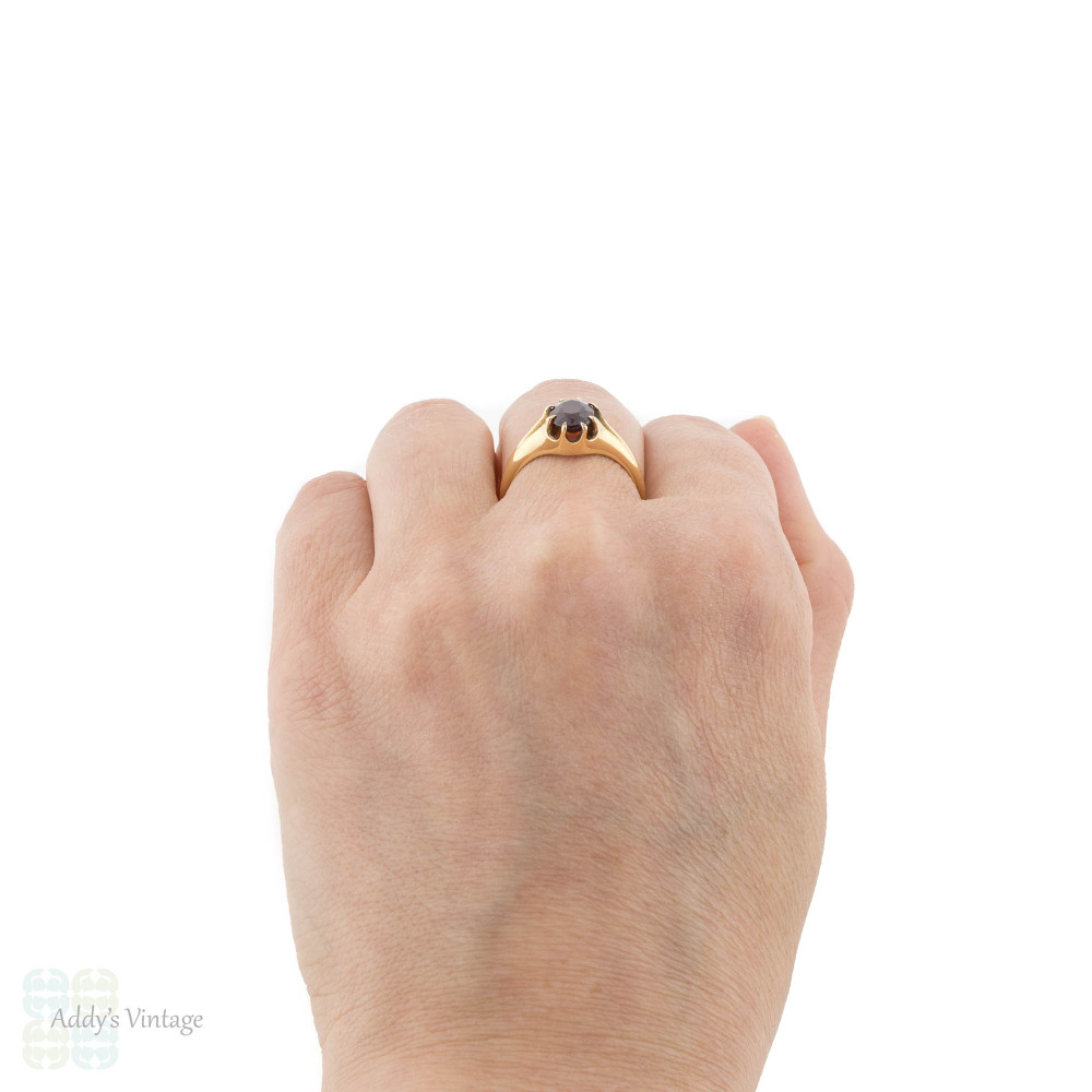Antique Oval Garnet Single Stone Ring, 18ct 18k Yellow Gold, Circa 1900.