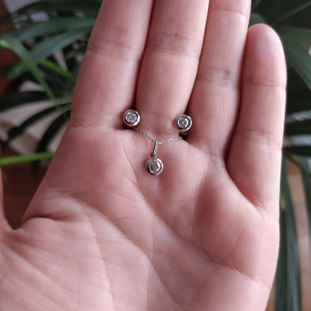 RESERVED Bezel Set 0.25 ctw Diamond Earrings, Vintage 18ct 18k White Gold Diamond Studs.