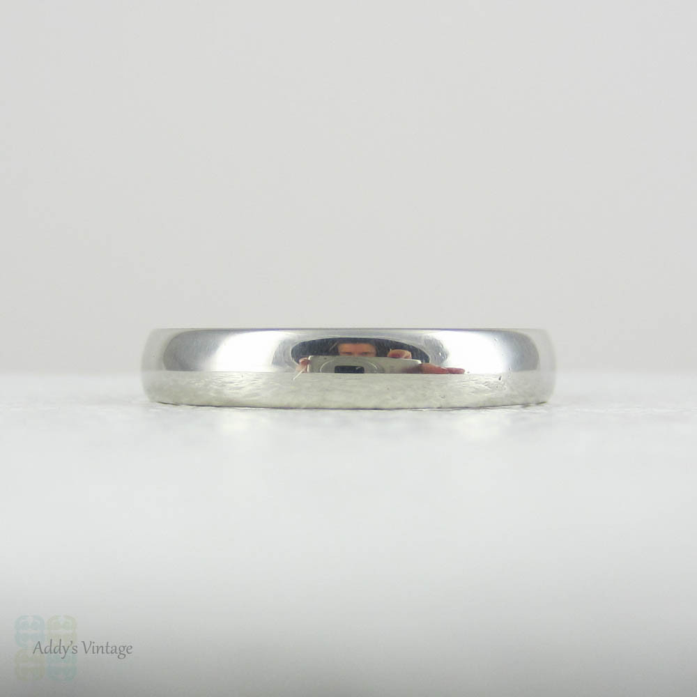 Men's Platinum Court Fit Wedding Ring, Narrow 3.7 mm, Size S.25, US 9.25.