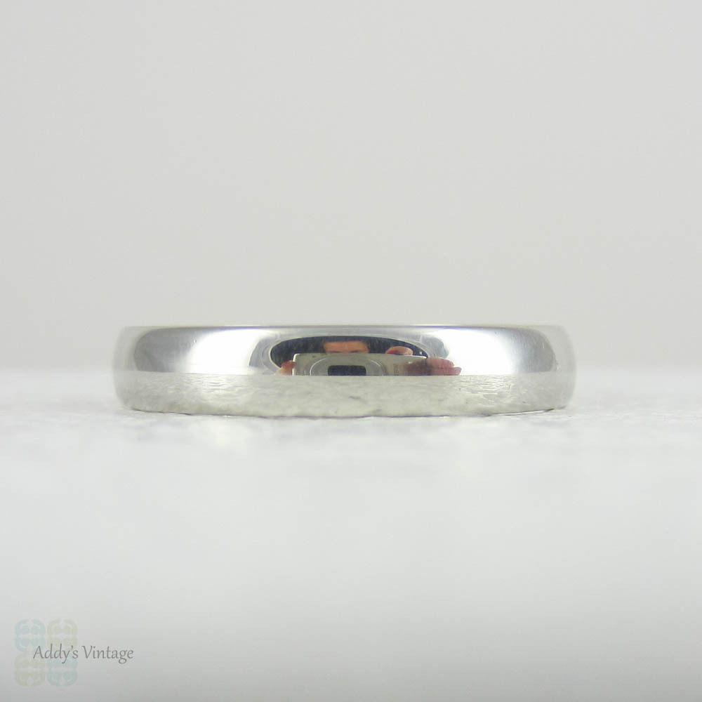 Men's Platinum Court Fit Wedding Ring, Narrow 3.7 mm, Size S.25, US 9.25.