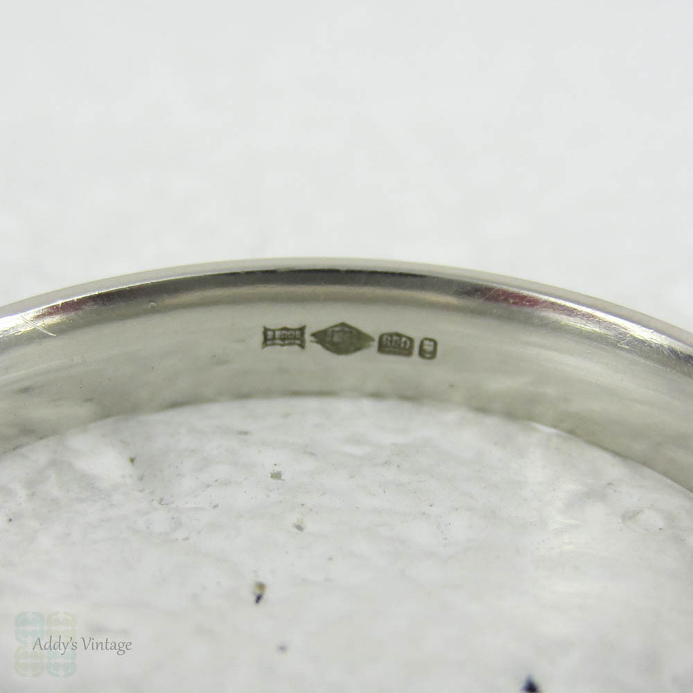 Men's Platinum Court Fit Wedding Ring, Narrow 3.7 mm, Size S.25, US 9.25.