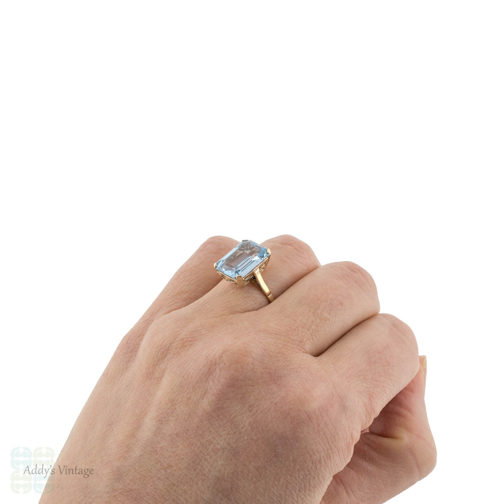 Large 1960s Lab Created Spinel Cocktail Ring, Emerald Cut Gemstone, 9ct 9k Yellow Gold.
