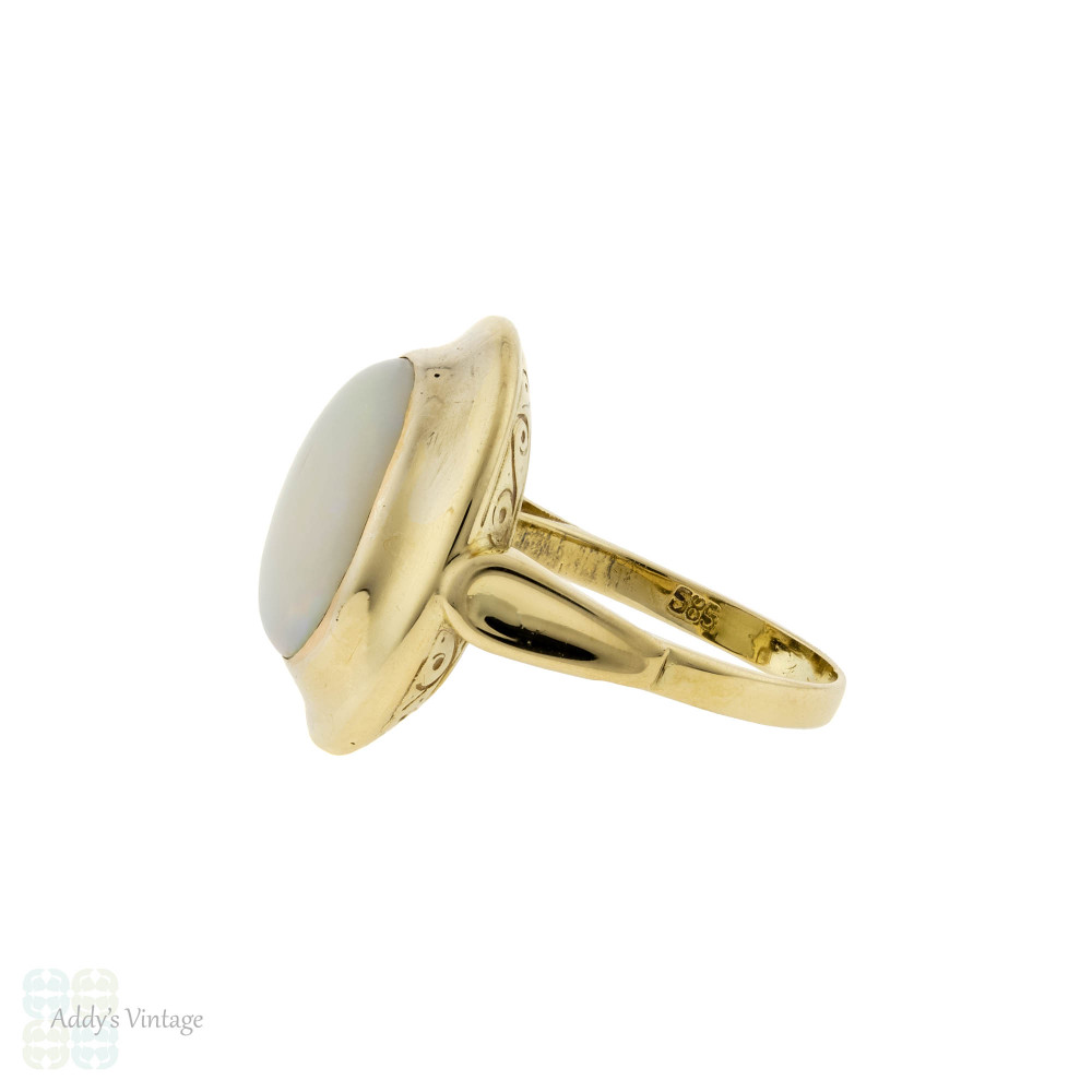Opal 14k 14ct Yellow Gold Bezel Set Vintage Cocktail Ring, Large Single Stone Design.