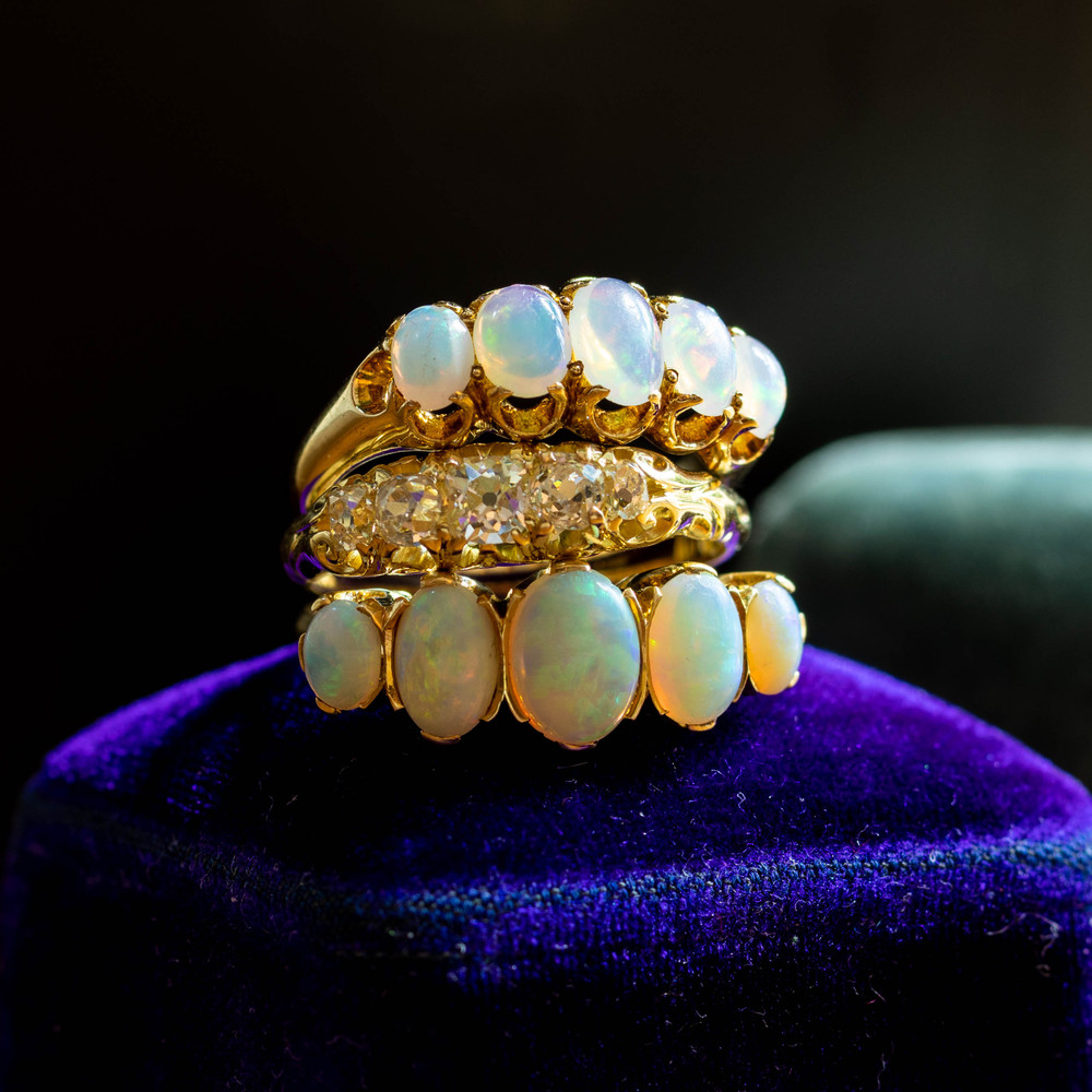 Opal Graduated Five Stone Ring, Vintage 18ct 18k Yellow Gold Band Circa 1930s.