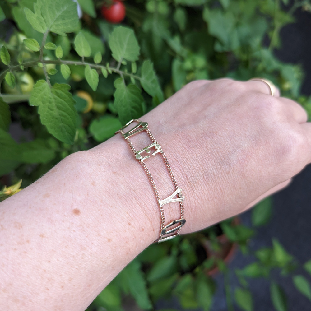 Vintage I LOVE YOU 9ct 9k Gold Bracelet, Circa 1950s.