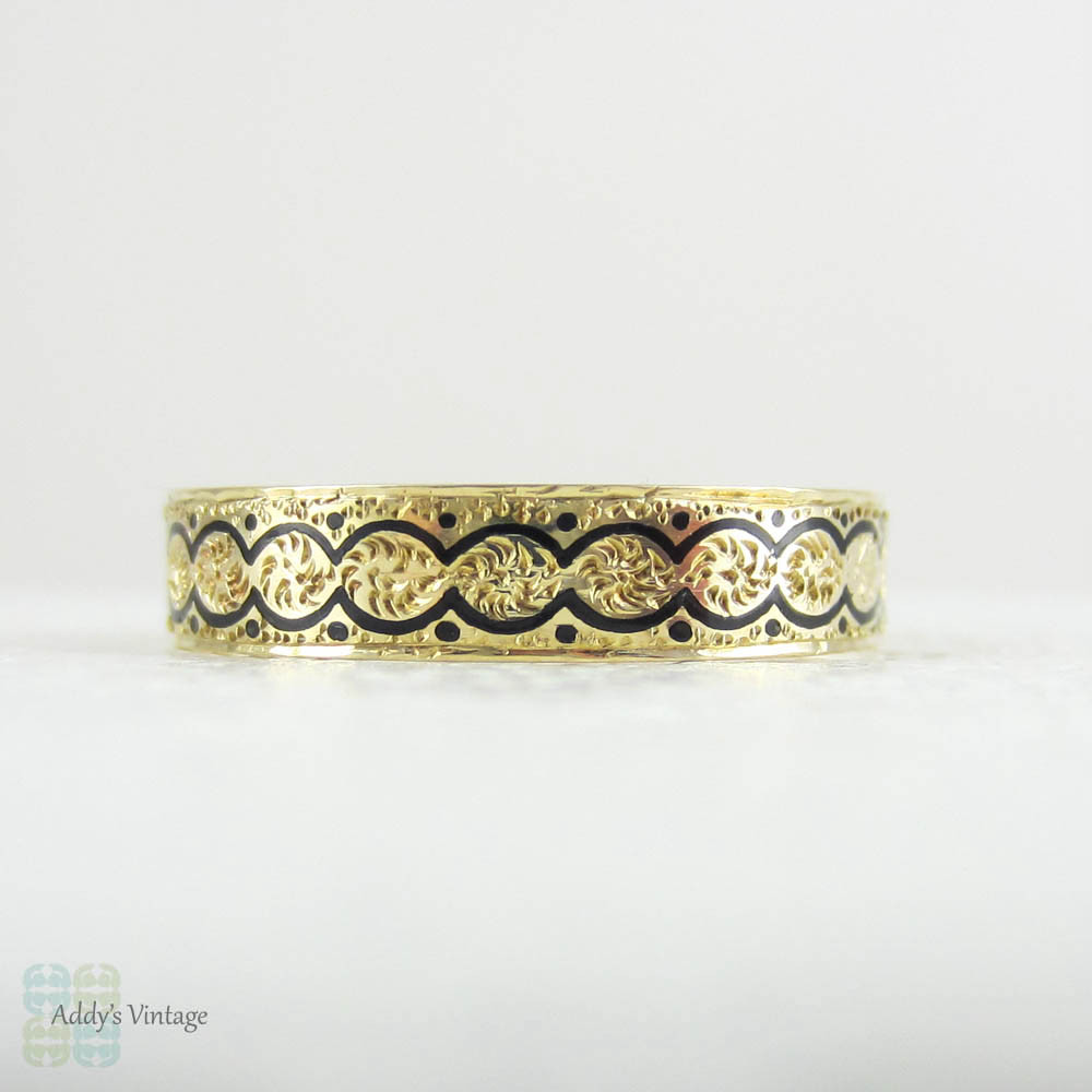 Victorian 15 Carat Yellow Gold Mourning Ring, Black Enamel & Engraved Design Memorial Band. Circa 1890s, Size U.5 / 10.3.