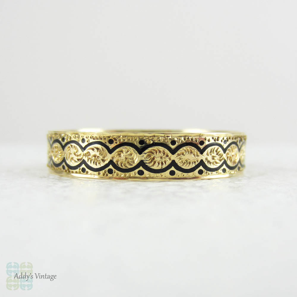 Victorian 15 Carat Yellow Gold Mourning Ring, Black Enamel & Engraved Design Memorial Band. Circa 1890s, Size U.5 / 10.3.