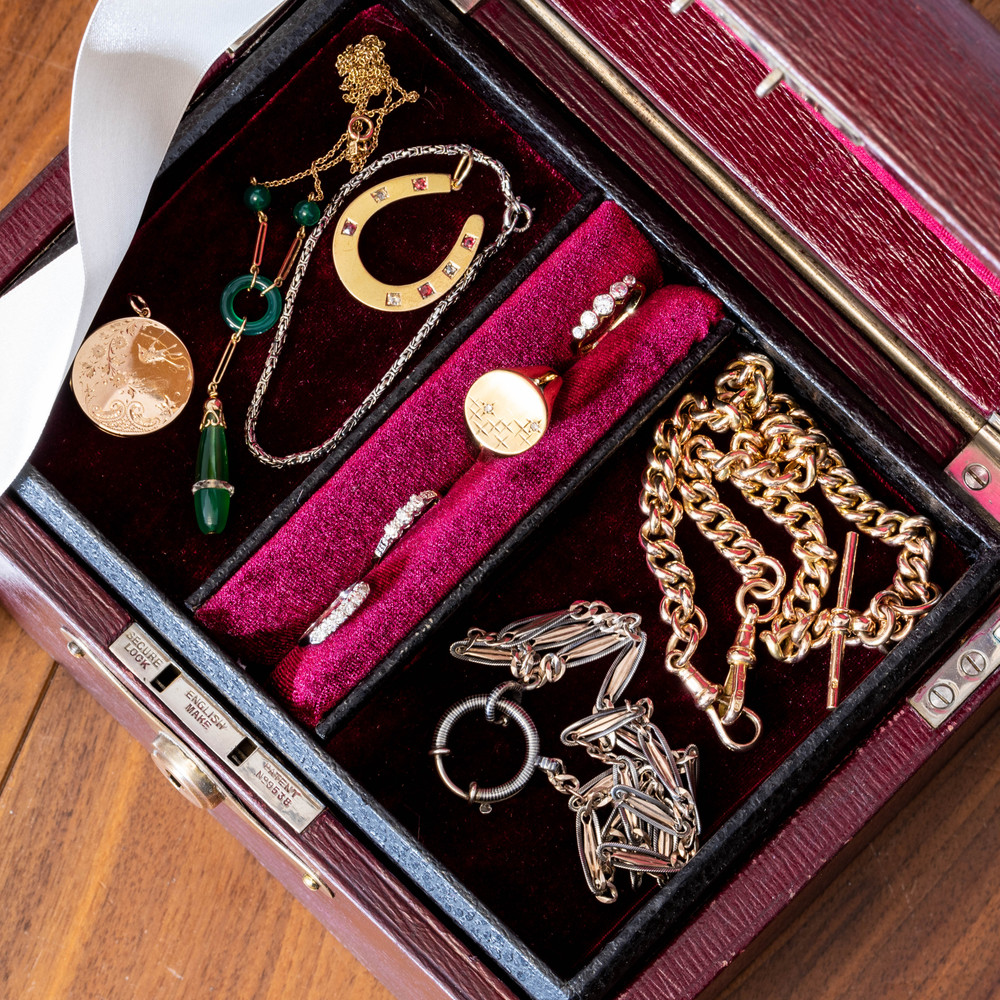 Swallow Engraved 9ct Gold Front & Back  Antique Locket.