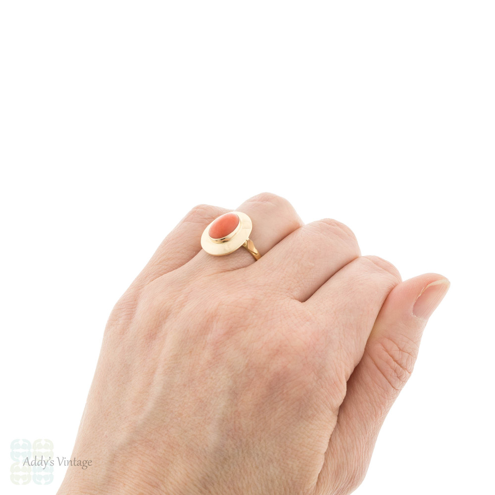 Vintage Coral Cabochon 18ct Yellow Gold Ring, Italian Hallmarks.