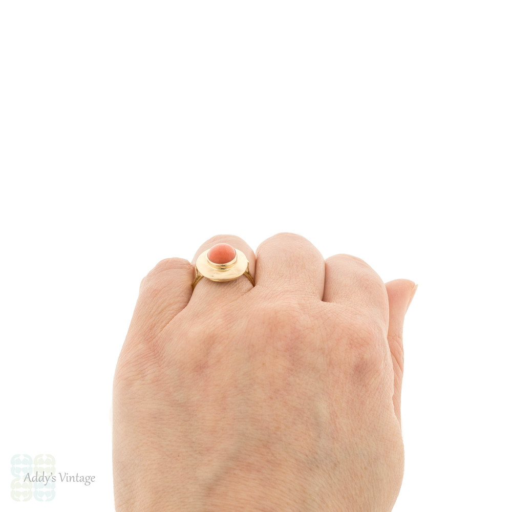 Vintage Coral Cabochon 18ct Yellow Gold Ring, Italian Hallmarks.