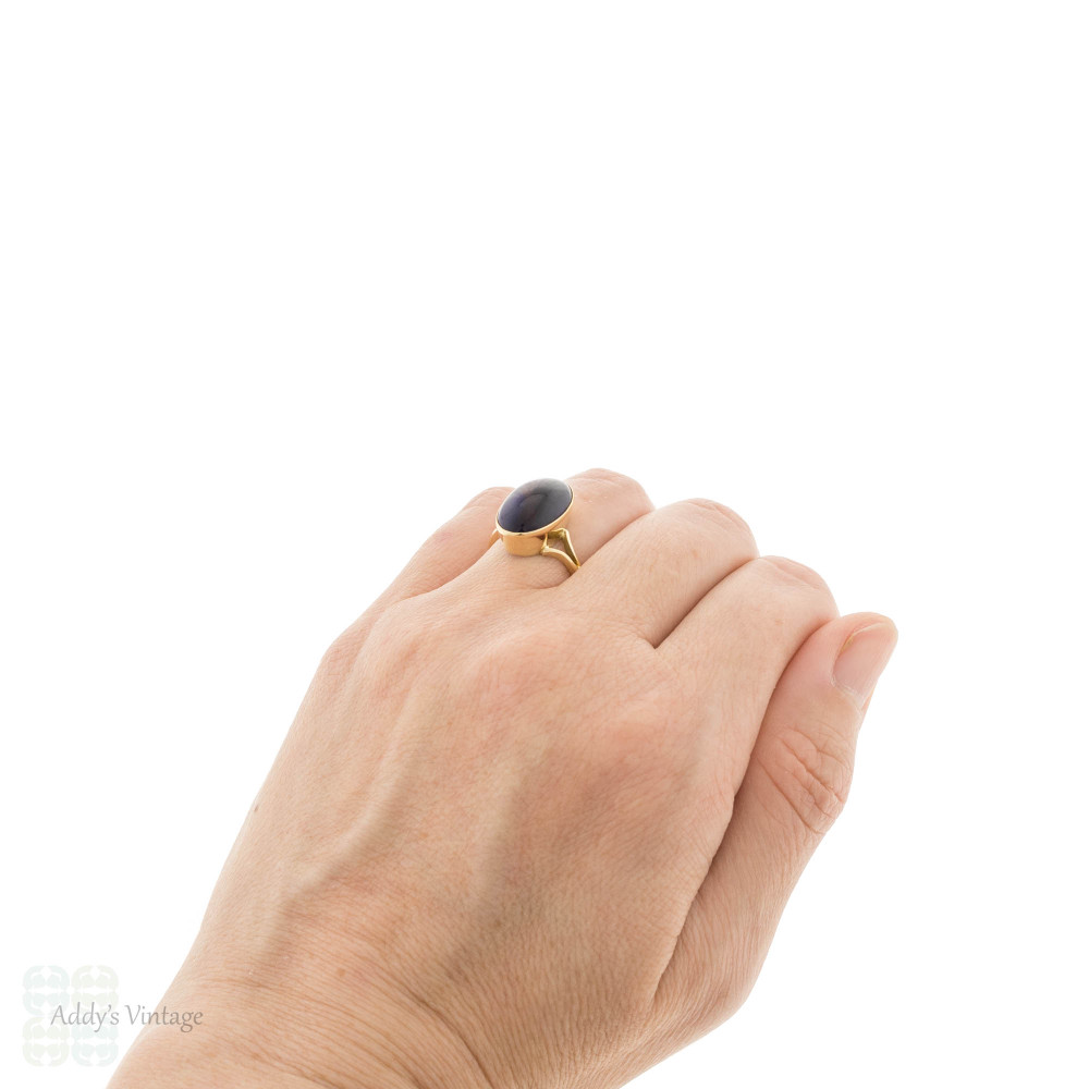 Amethyst 18ct Gold Bezel Cabochon Cut Ring, Vintage 1980s.