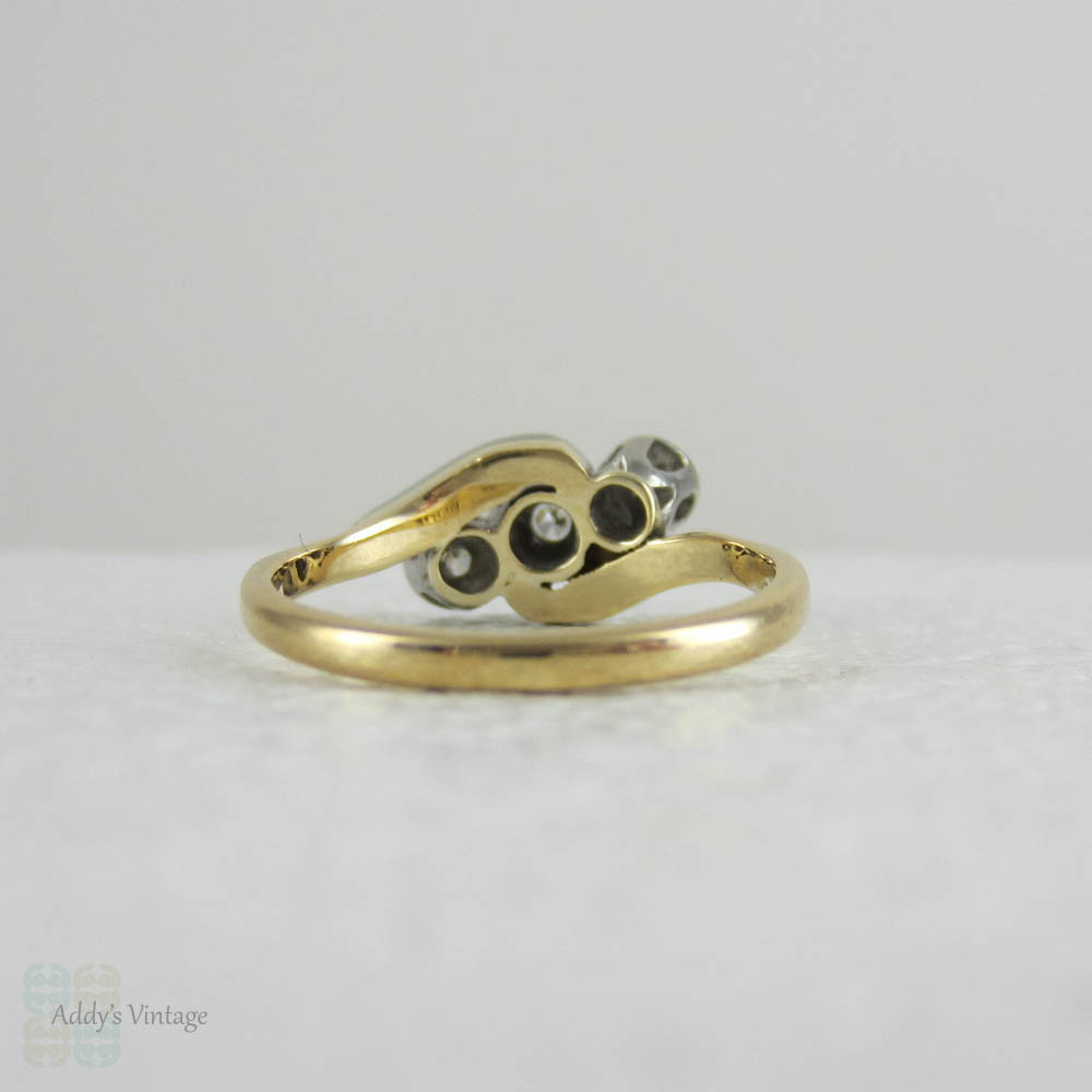 Vintage Diamond Engagement Ring, Twist Design Three Stone Trilogy Diamond Ring in 18 Carat & Platinum, 1915 - 1930s.