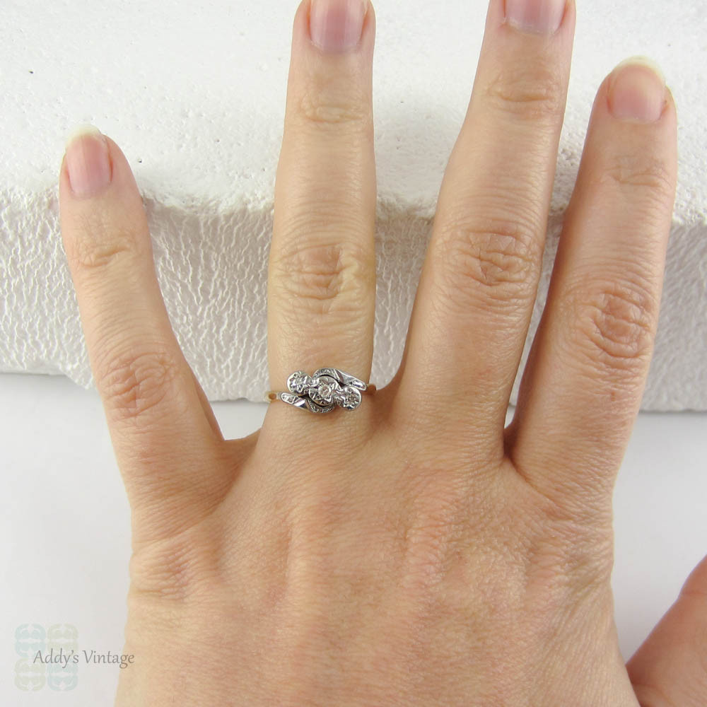 Vintage Diamond Engagement Ring, Twist Design Three Stone Trilogy Diamond Ring in 18 Carat & Platinum, 1915 - 1930s.