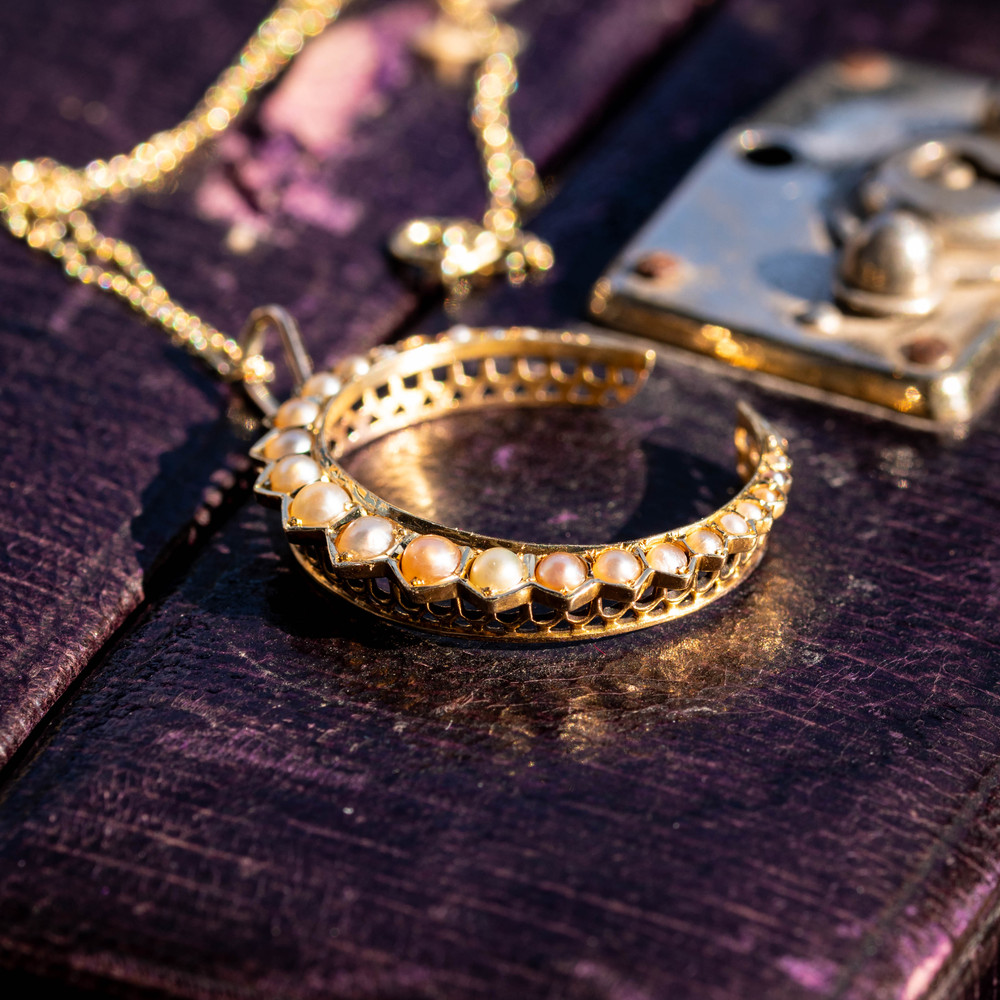 Antique Victorian 9ct Gold Cresent Moon Pearl Pendant.