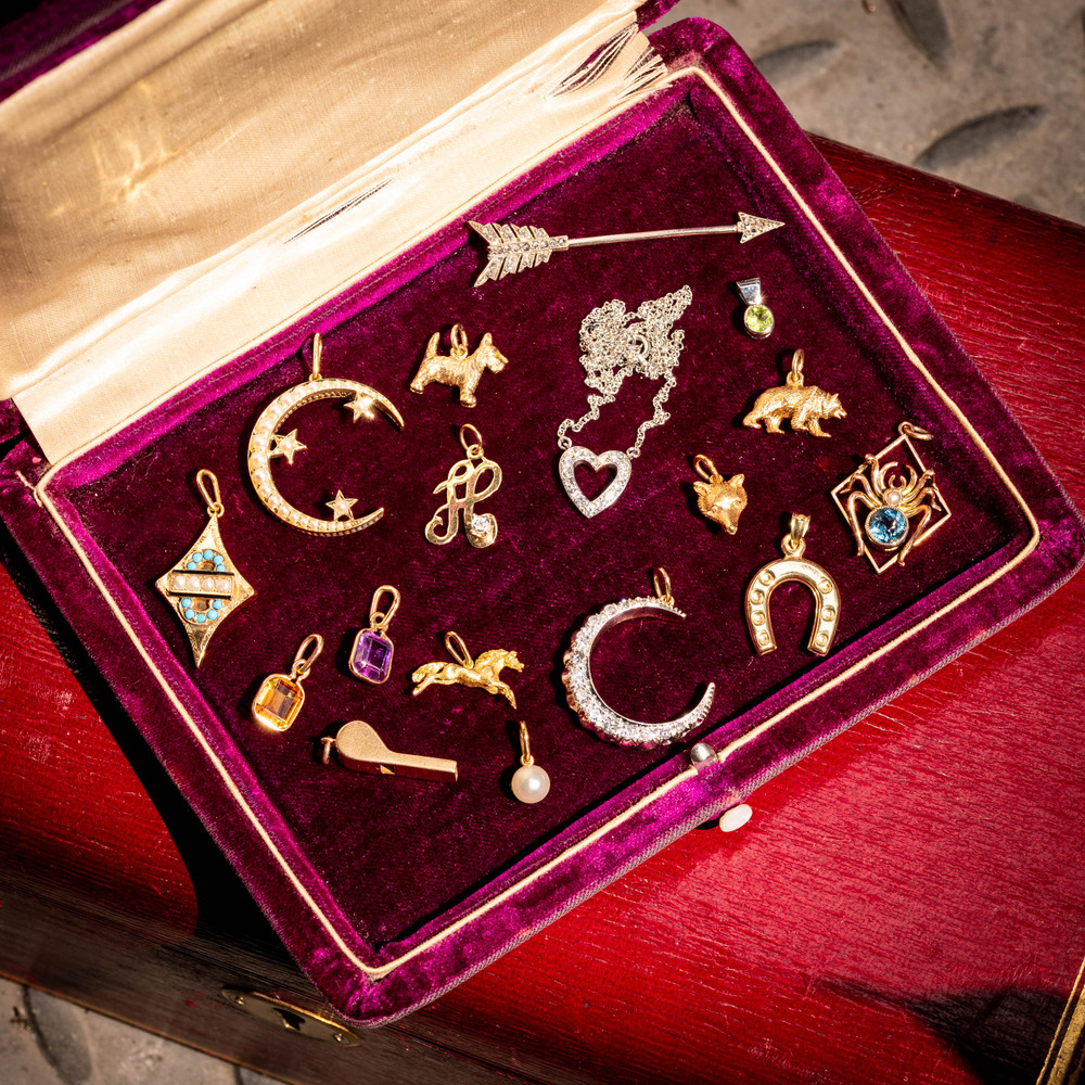 Antique Bezel Set Cushion Cut 1.05ctw Citrine Charm, 18ct Gold.