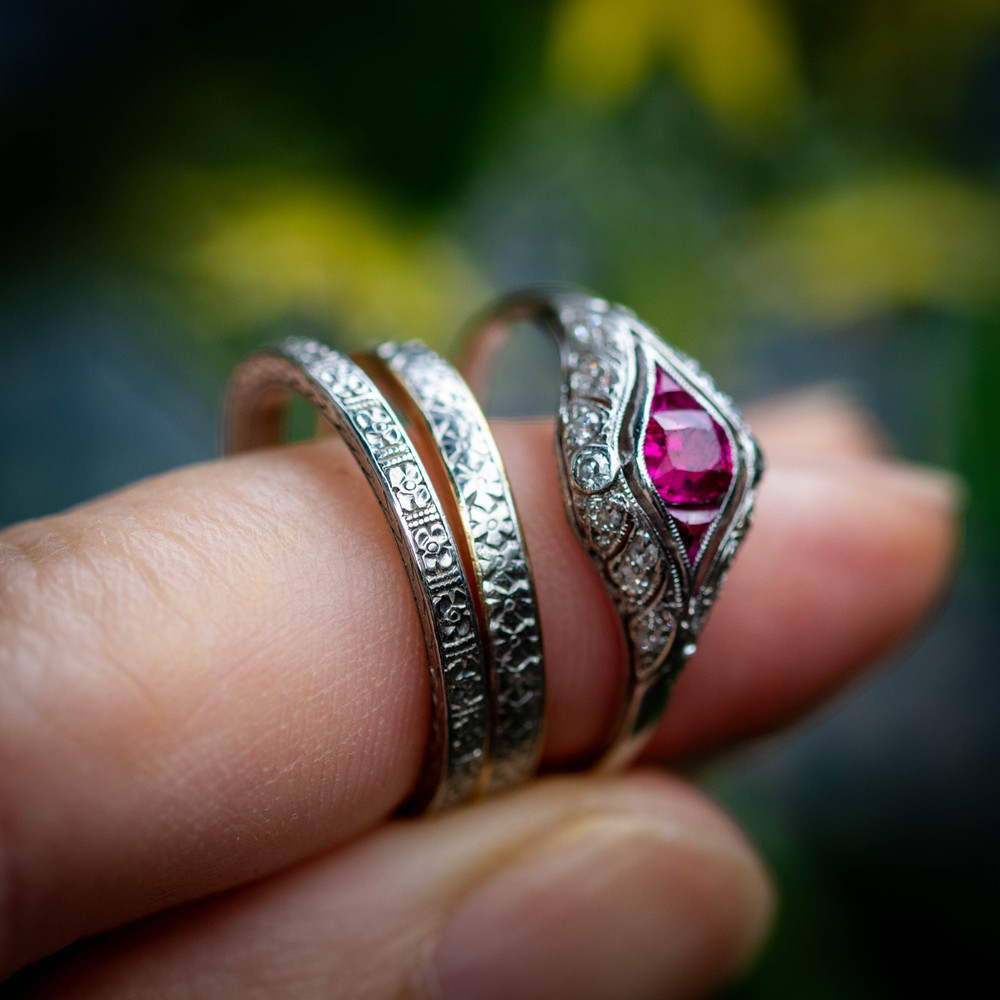 Art Deco Flower & Laurel Engraved Platinum Wedding Ring, Size M / 6.25.