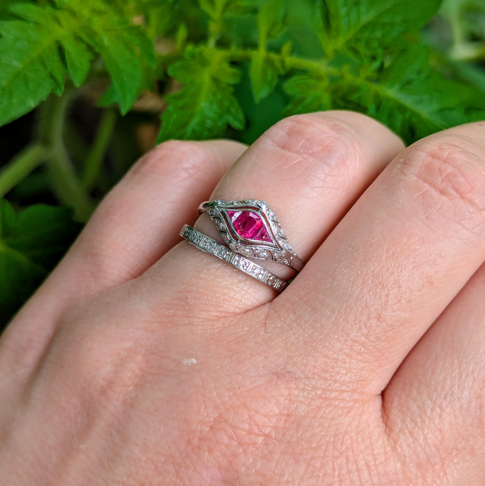 Art Deco Flower & Laurel Engraved Platinum Wedding Ring, Size M / 6.25.