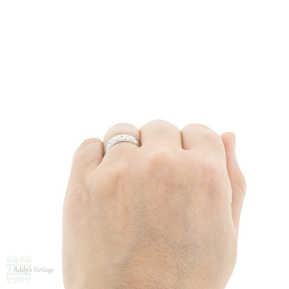 Heavy Vintage Orange Blossom Engraved Platinum Wedding Ring, Size L.5 / 6.5.