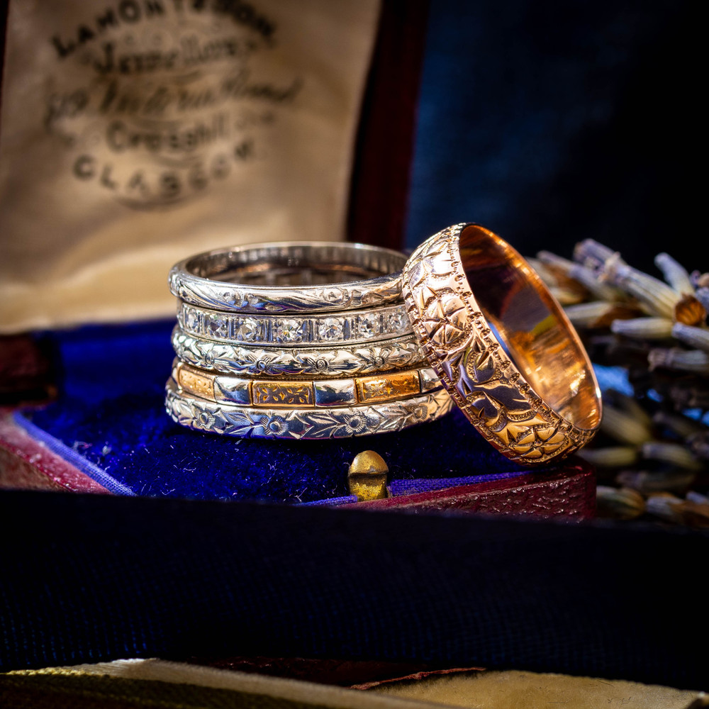 Victorian Engraved 9ct Gold Wide Daisy Flower Ring, Circa 1890s. Size M / 6.25.