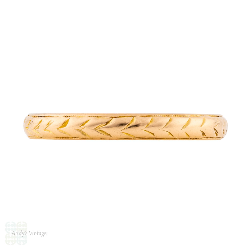 Vintage Wreath Engraved 22ct Gold Wedding Ring, Size L.5 / 6.