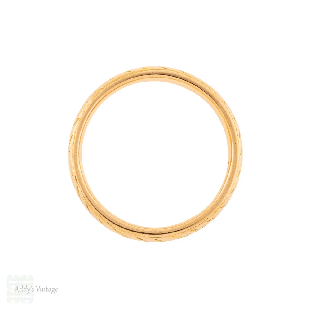 Vintage Wreath Engraved 22ct Gold Wedding Ring, Size L.5 / 6.