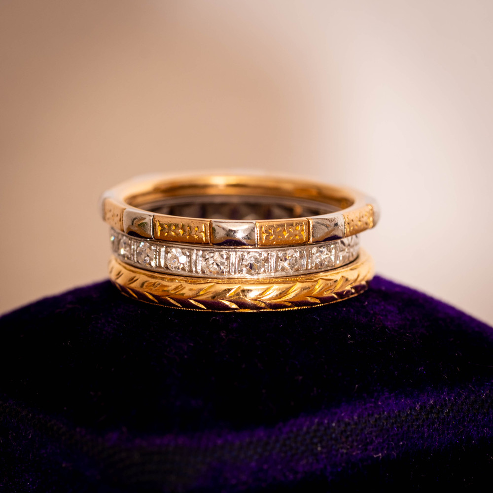 Vintage Wreath Engraved 22ct Gold Wedding Ring, Size L.5 / 6.