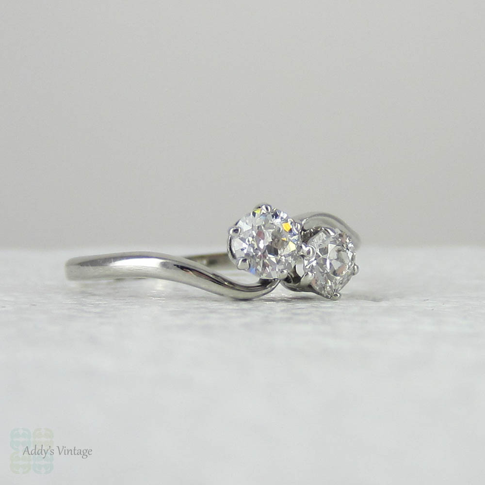 Old European Cut Diamond Engagement Ring. Art Deco Toi et Moi, Bypass, Twist Style Diamond Ring in 18 Carat White Gold.