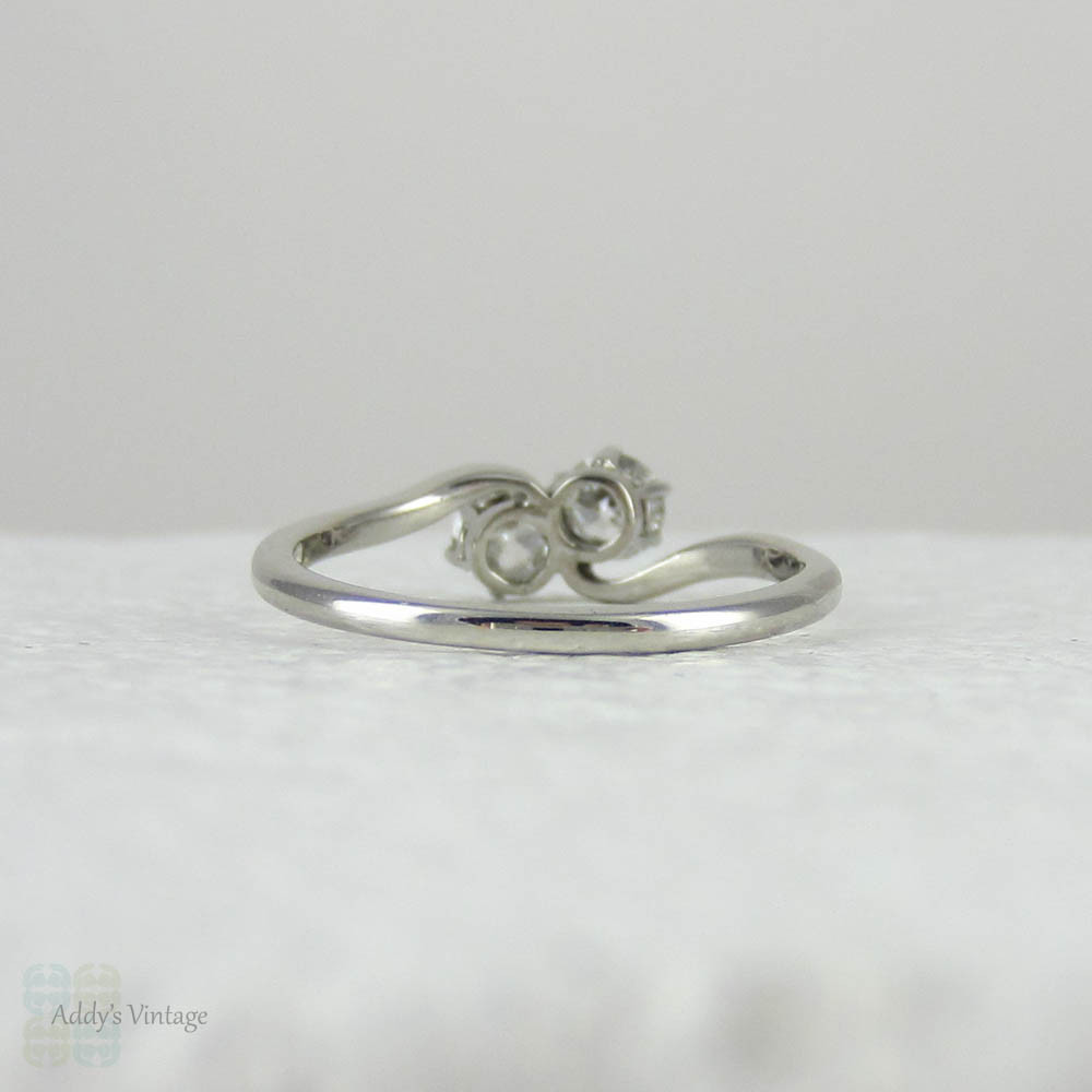 Old European Cut Diamond Engagement Ring. Art Deco Toi et Moi, Bypass, Twist Style Diamond Ring in 18 Carat White Gold.