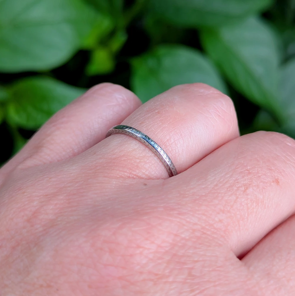 Art Deco Wreath Engraved 18ct Gold Wedding Ring, Size L / 5.75.
