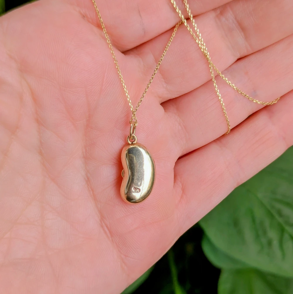 Antique 9ct Gold Victorian Lucky Bean Charm Pendant.