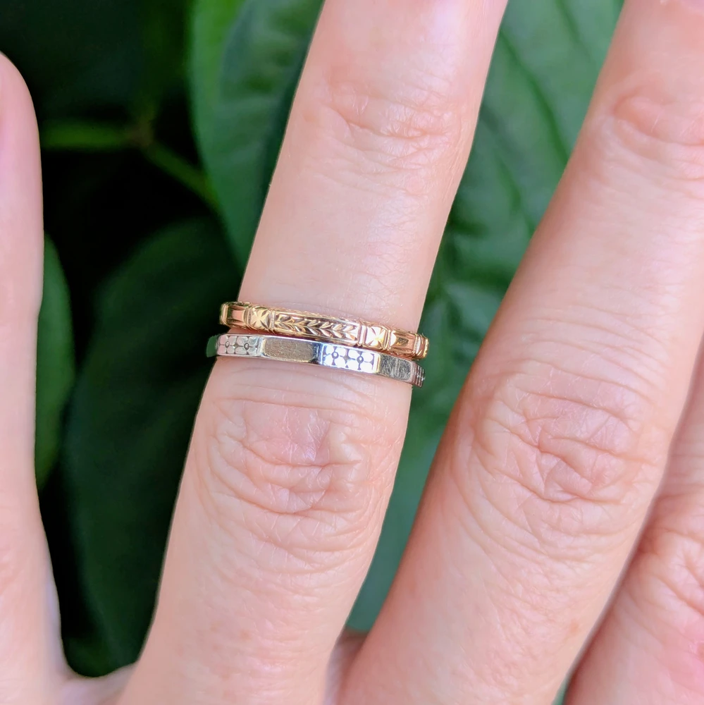 Vintage Flower Engraved Platinum Wedding Ring, Size M / 6.25.