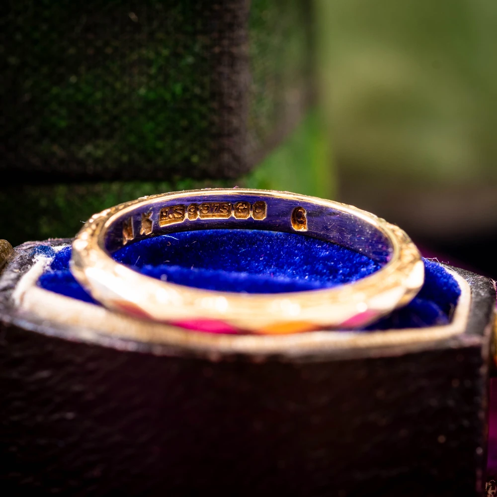 Vintage 9ct Gold Engraved Wedding Ring, Circa 1950s. Size N.5 / 7.