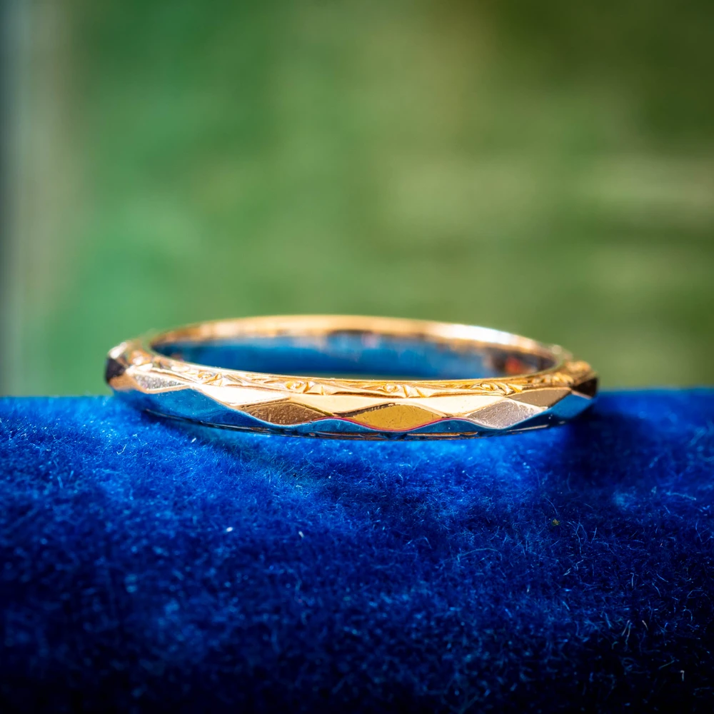 Vintage 9ct Gold Engraved Wedding Ring, Circa 1950s. Size N.5 / 7.