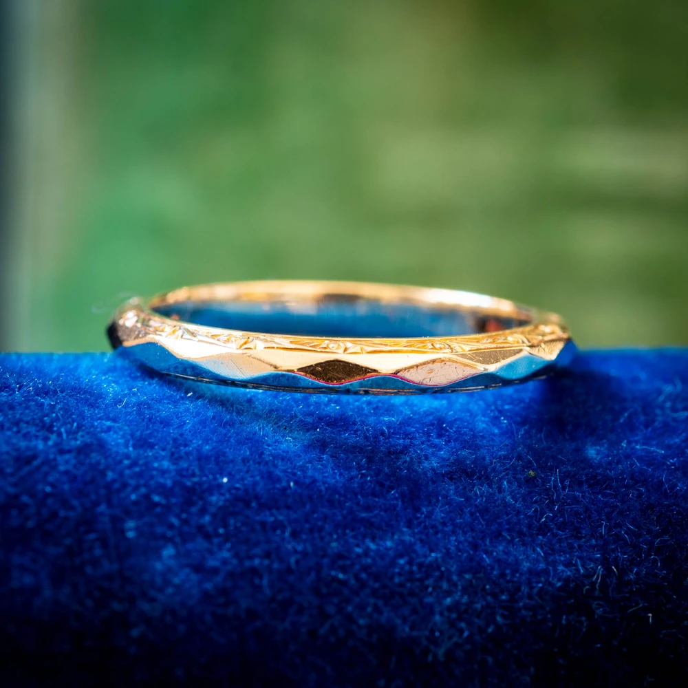 Vintage 9ct Gold Engraved Wedding Ring, Circa 1950s. Size N.5 / 7.