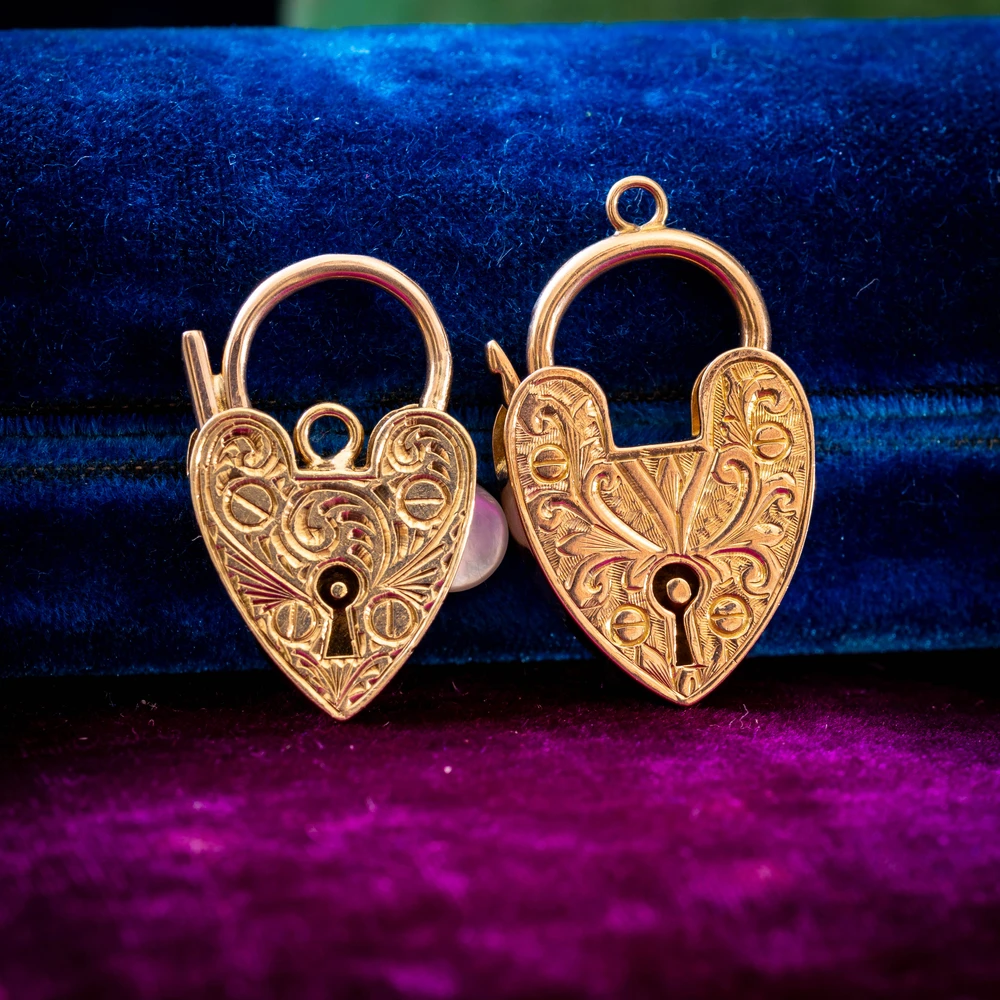 Vintage Hand Engraved 9ct Gold Heart Padlock Pendant Clasp.
