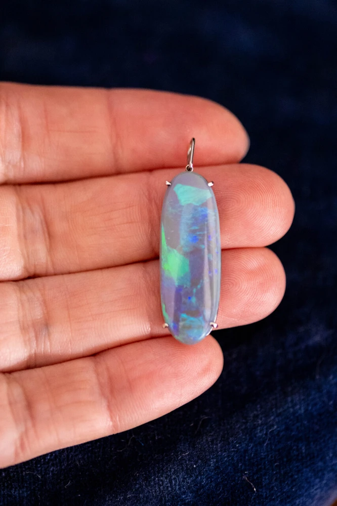 Vintage 18ct White Gold, Opal Pendant.