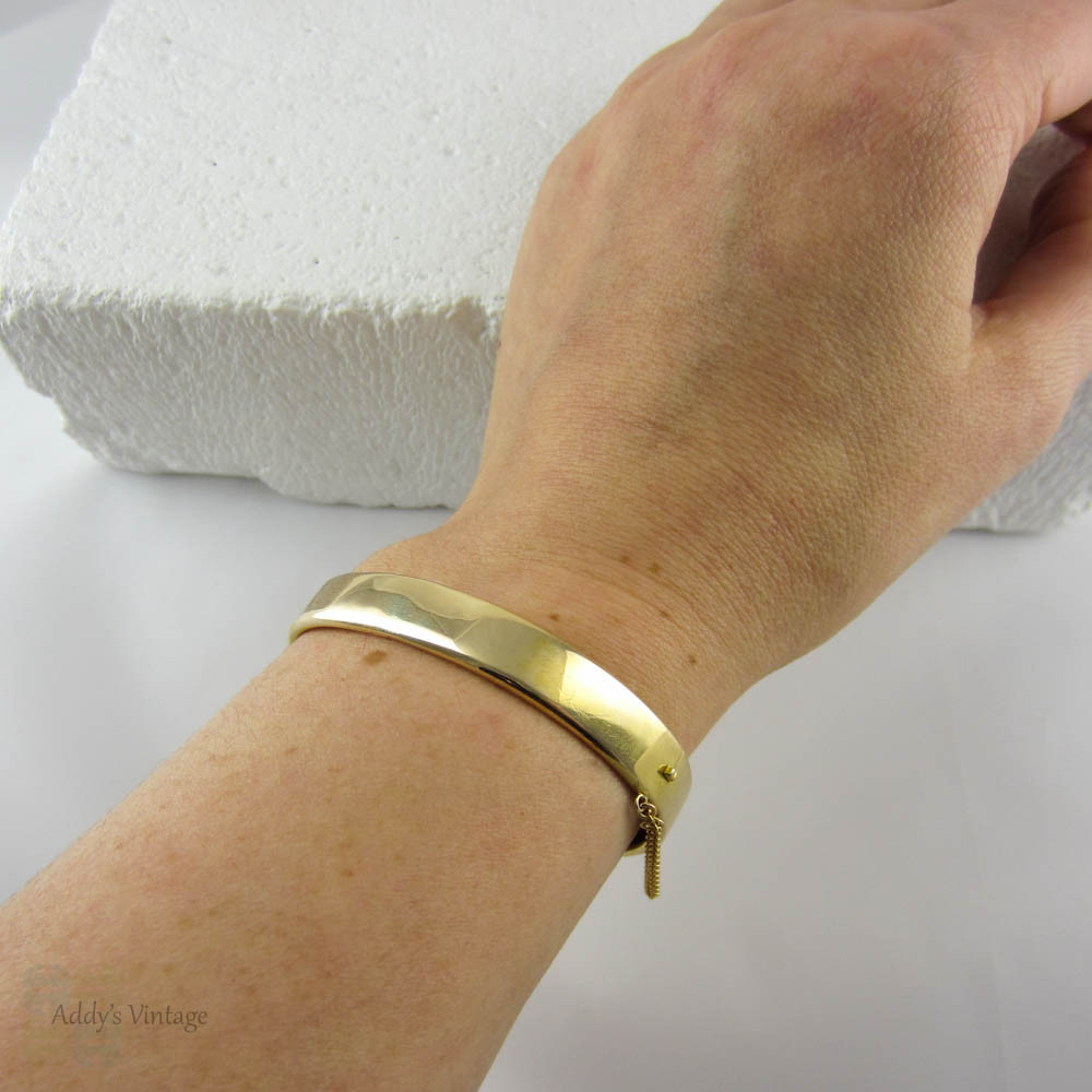 Antique Slim 18 Carat Gold Bracelet. Early 20th Century Vintage Bright Gold Bangle Bracelet, Small Sized Wrist.