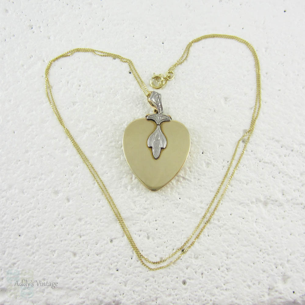 Vintage Heart Shaped Locket. 1940s 9 Carat Gold with Palladium Flourish Design Love Heart Shape Sweetheart Locket Pendant on Chain.